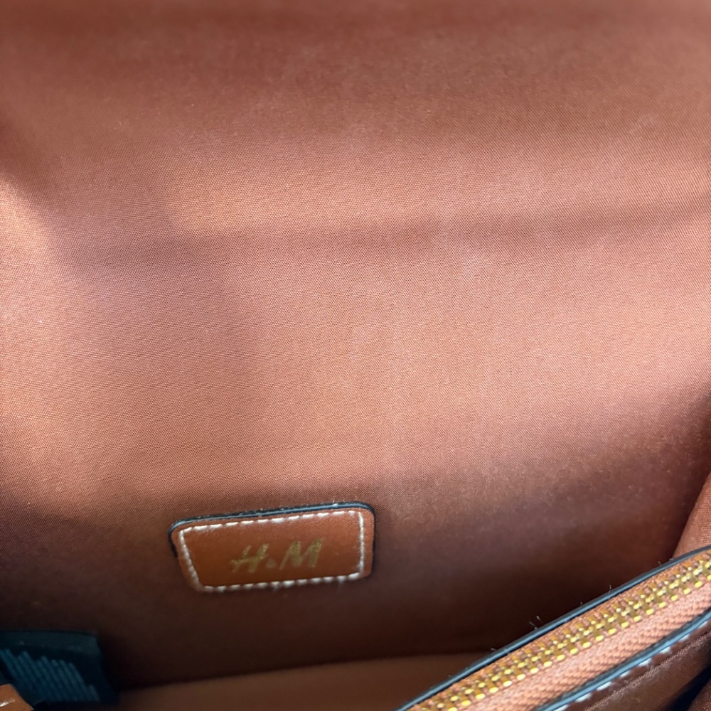 H&M Structured Tan Crossbody Bag with Gold Hardware - Picture 7 of 8